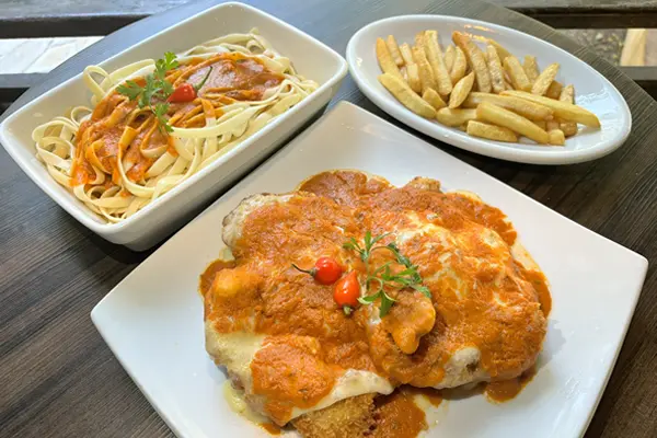 Parmegiana de Carne do Restaurante Maracajú - Porto de Galinhas