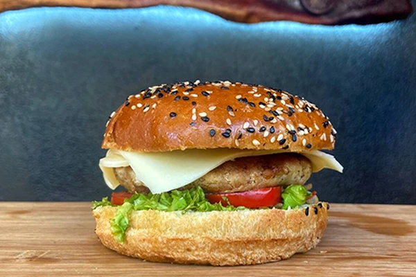 Hamburger Tradicional Artesanal do Restaurante Maracajú - Porto de Galinhas